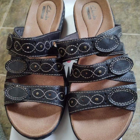 clarks velcro slippers